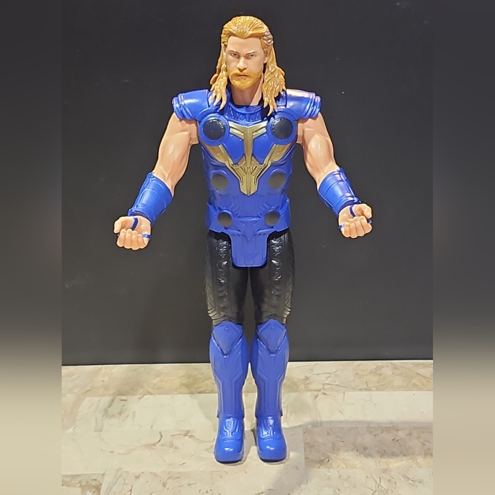 Thor Action Figure (Love and Thunder) Movie Toy - Titan Hero Series 12-Inch Fig‎